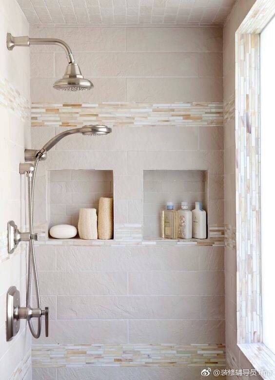 卫生间壁龛很实用直接砖同材质也比较耐水玻璃比较不好清理