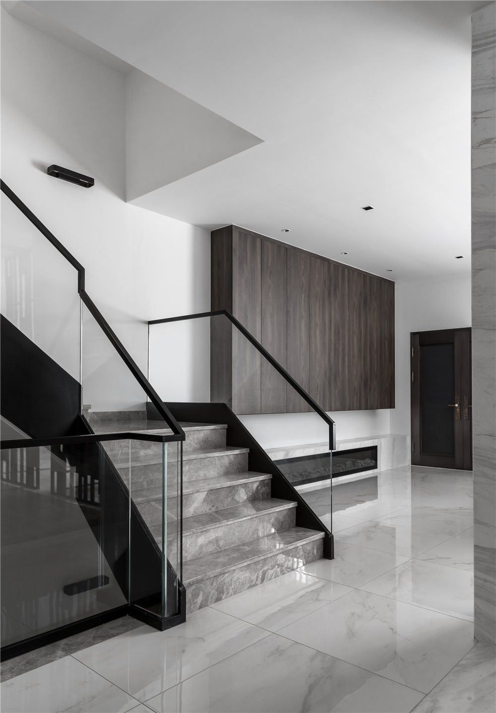现代简约风格300平别墅乐活室内装修楼梯装修效果图