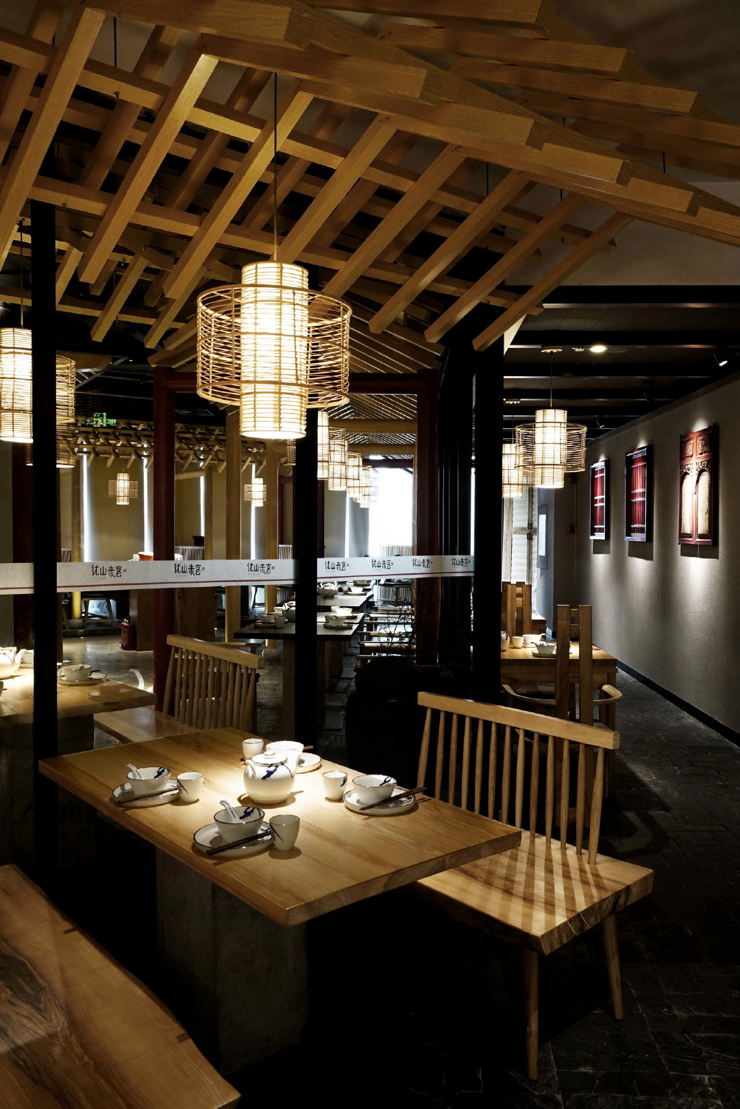 餐厅设计广州优山来客客家餐厅设计项目致力于把常见的