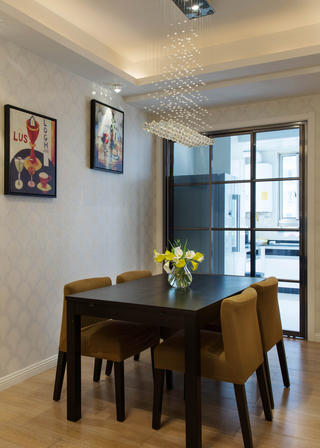 二居室现代简约家餐桌椅图片
