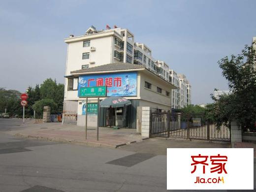 亚洲房地产宿舍外景图