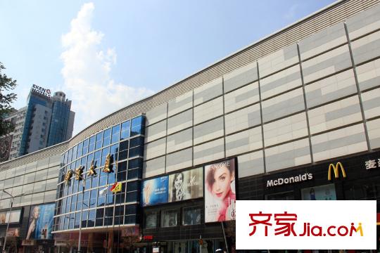 和平广场向南约400米中百大厦
