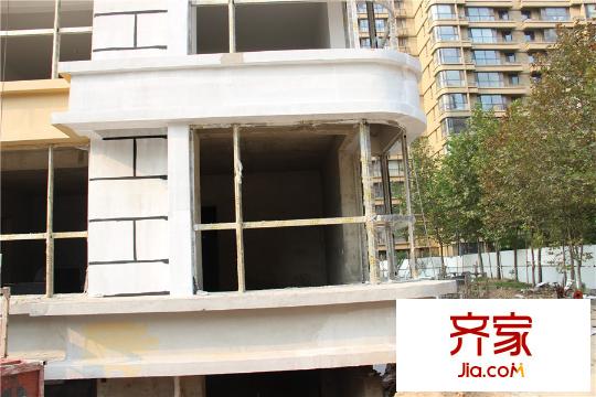 水岸华庭8号楼高层转角飘窗进度(2015-10-28)