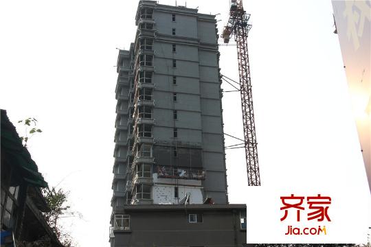 水岸华庭10号楼高层侧面外墙进度(2015-10-28)