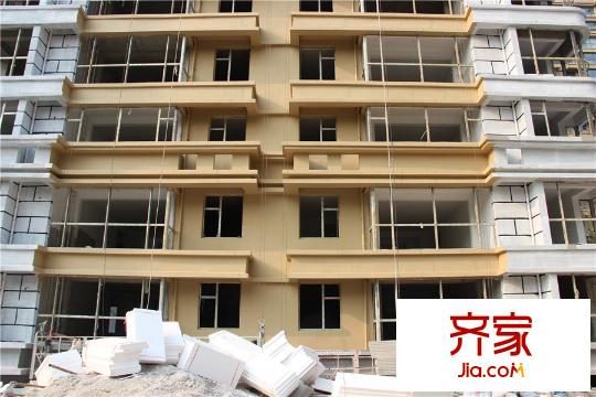 水岸华庭8号楼高层南侧外墙进度细节(2015-10-28)