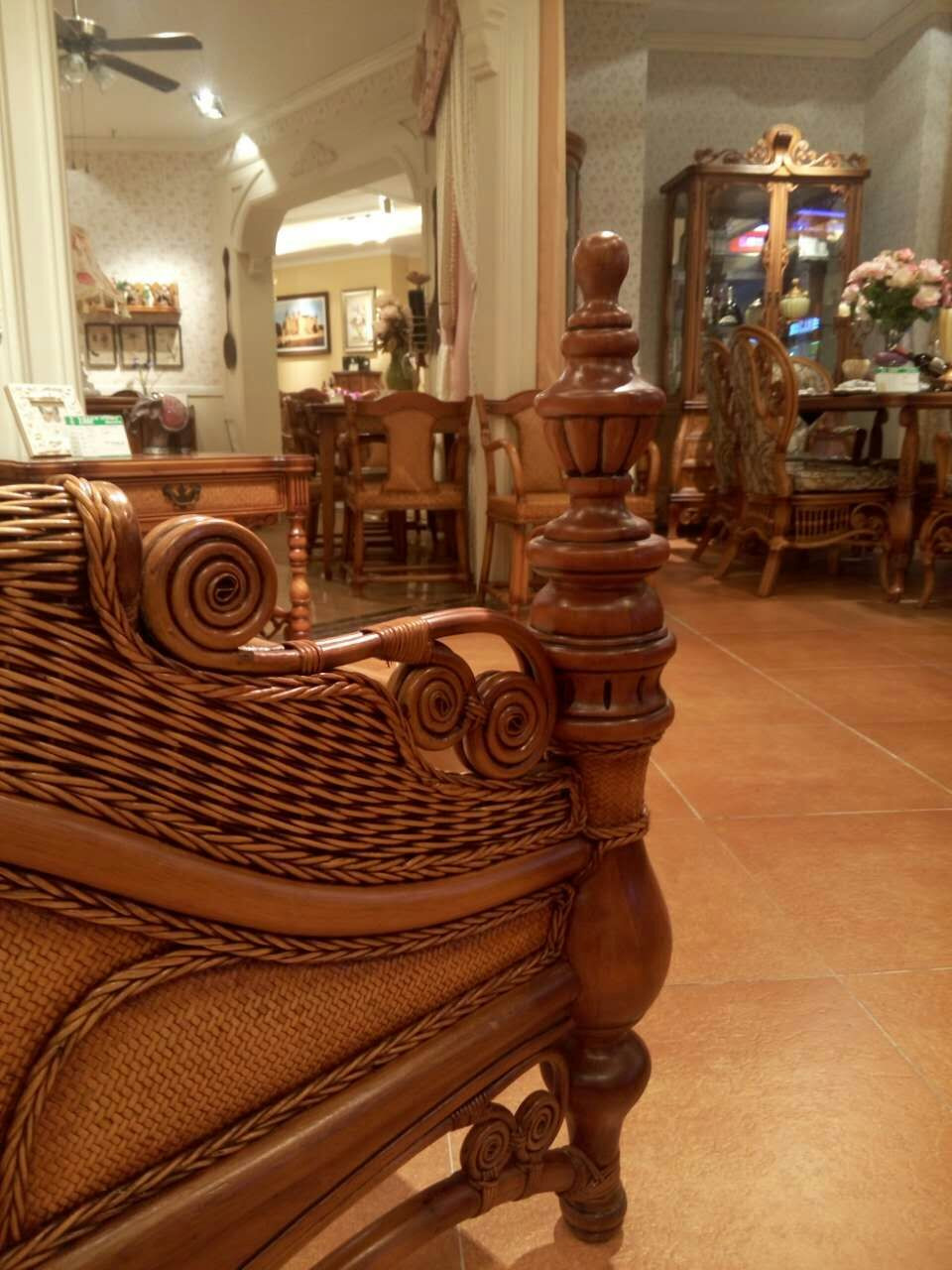 荷比先生艺术藤木家具以其舒适,自然,环保重新成为现代人时尚的