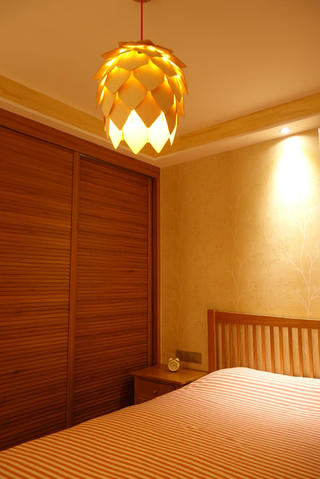 东南亚风格二居卧室布置图