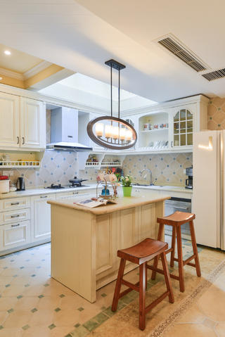 美式复式别墅装修厨房设计图