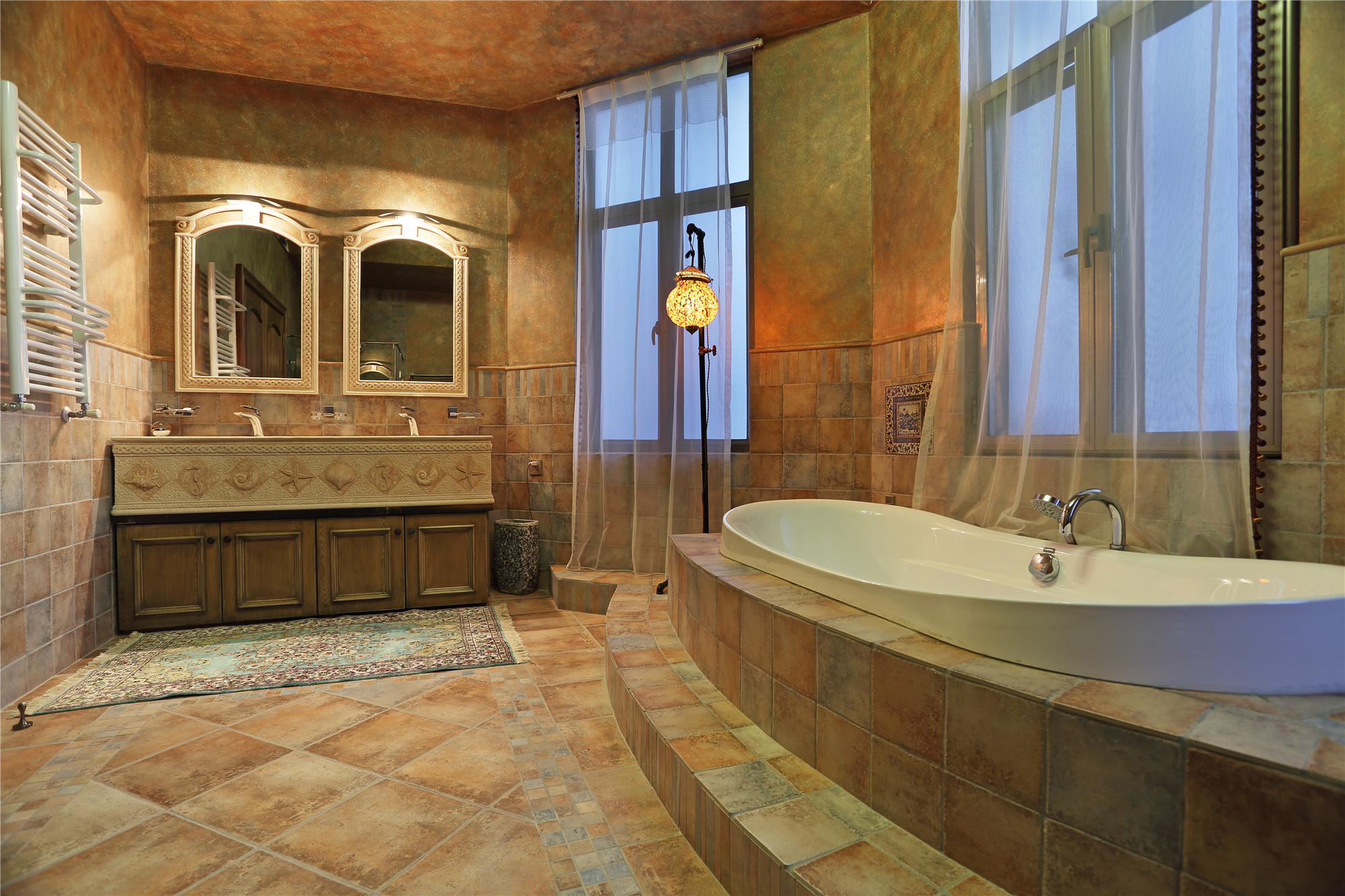 欧式风格,140平米以上装修,20万以上装修,别墅装修,卫生间,暖色调,浴缸