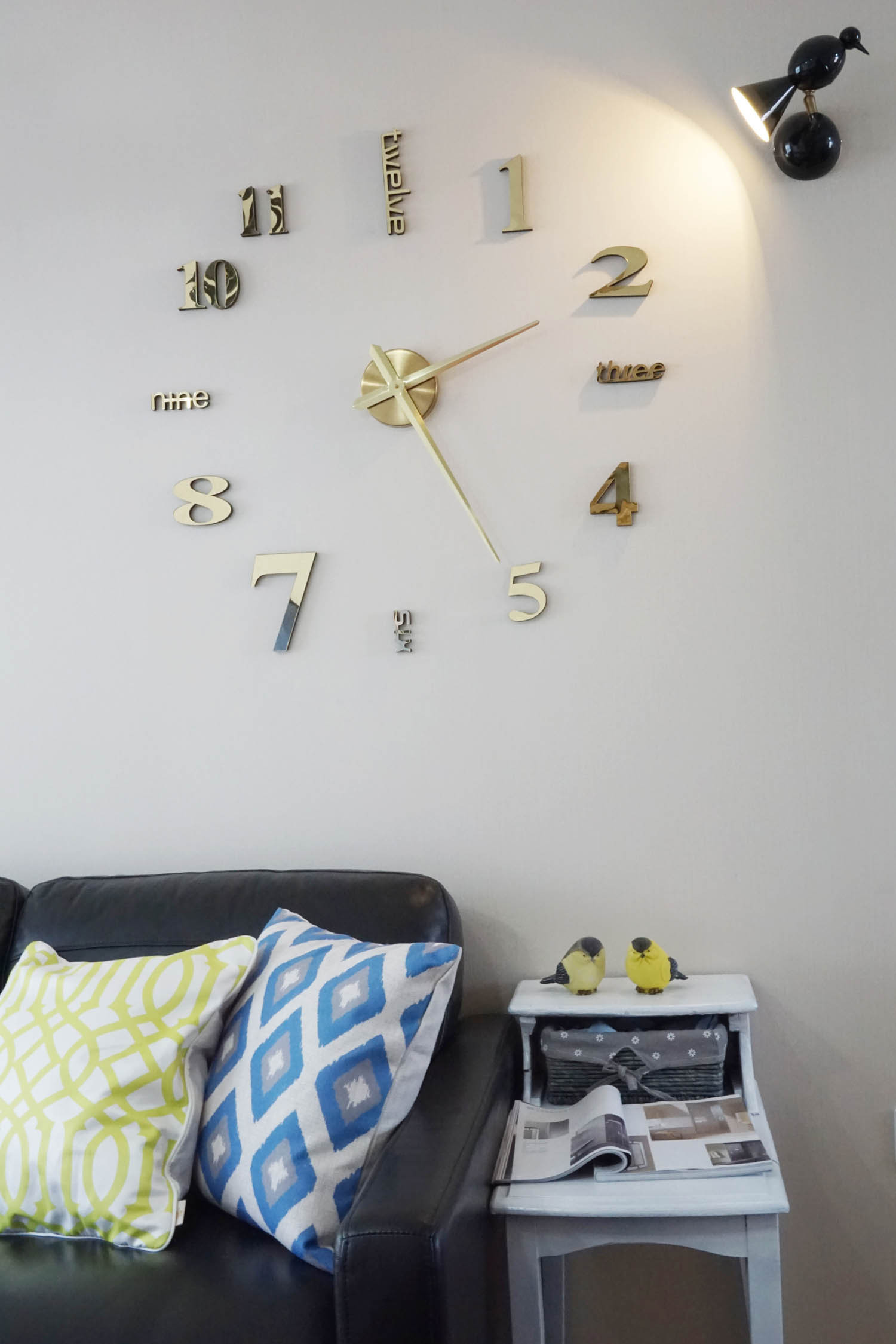 现代简约风格三居墙面时钟设计