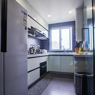 120平现代简约两居装修厨房设计图