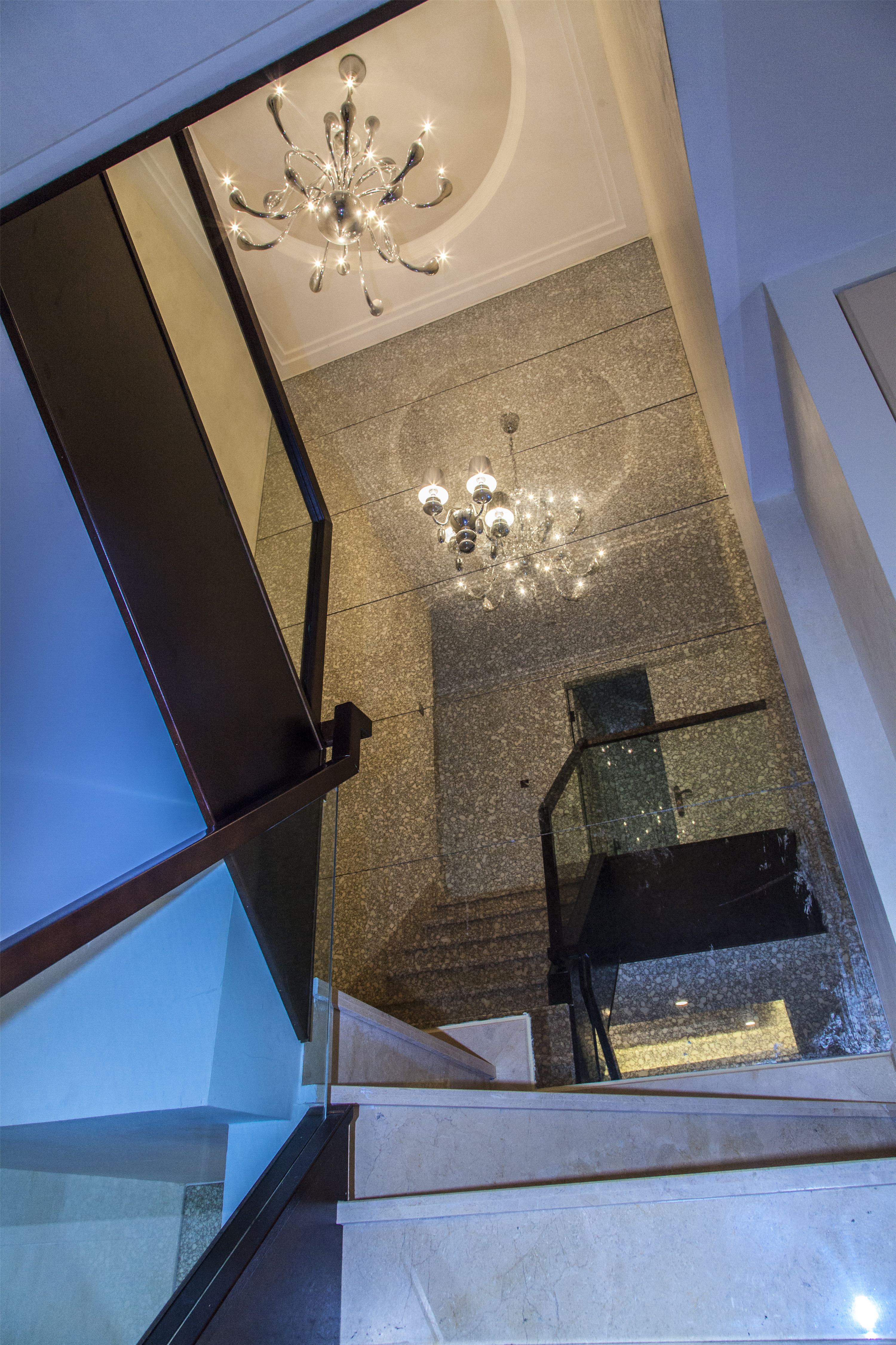 ArtDeco时尚奢华装修楼梯空间设计