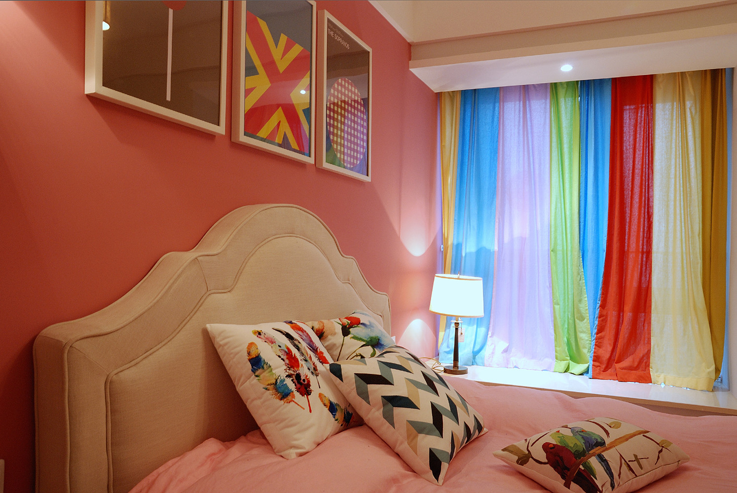 80平米装修,5-10万装修,二居室装修,卧室,混搭风格,卧室背景墙,粉色