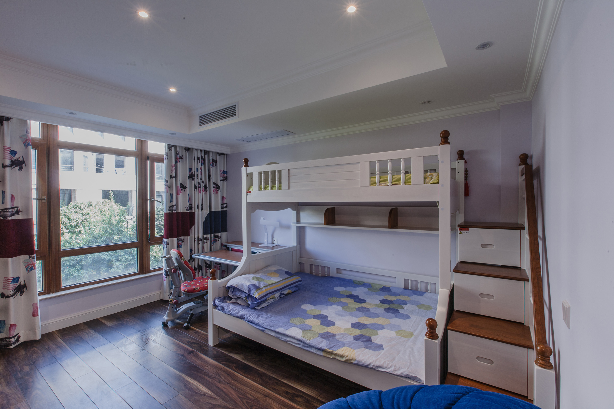 四房以上装修,140平米以上装修,富裕型装修,儿童房,儿童床,卧室背景墙,欧式风格,紫色