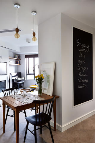 两居室北欧风格家餐桌图片