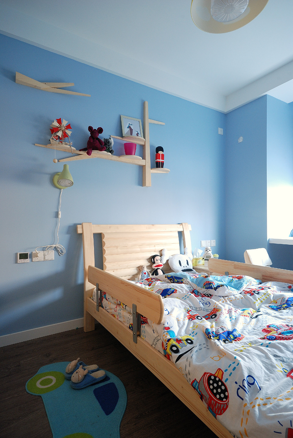 美式风格,70平米装修,二居室装修,5-10万装修,儿童房,卧室背景墙,蓝色