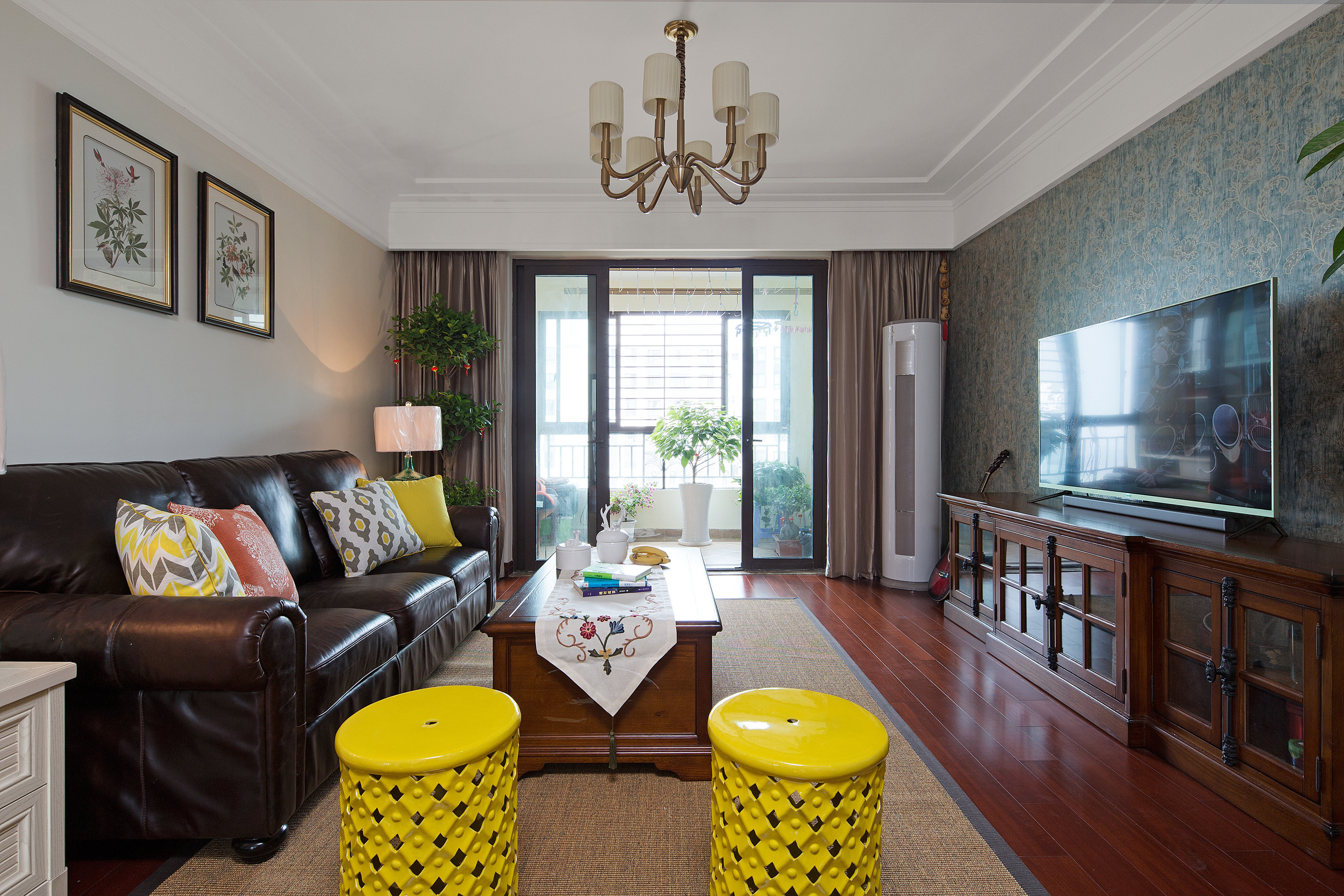 140平现代美式家客厅搭配图