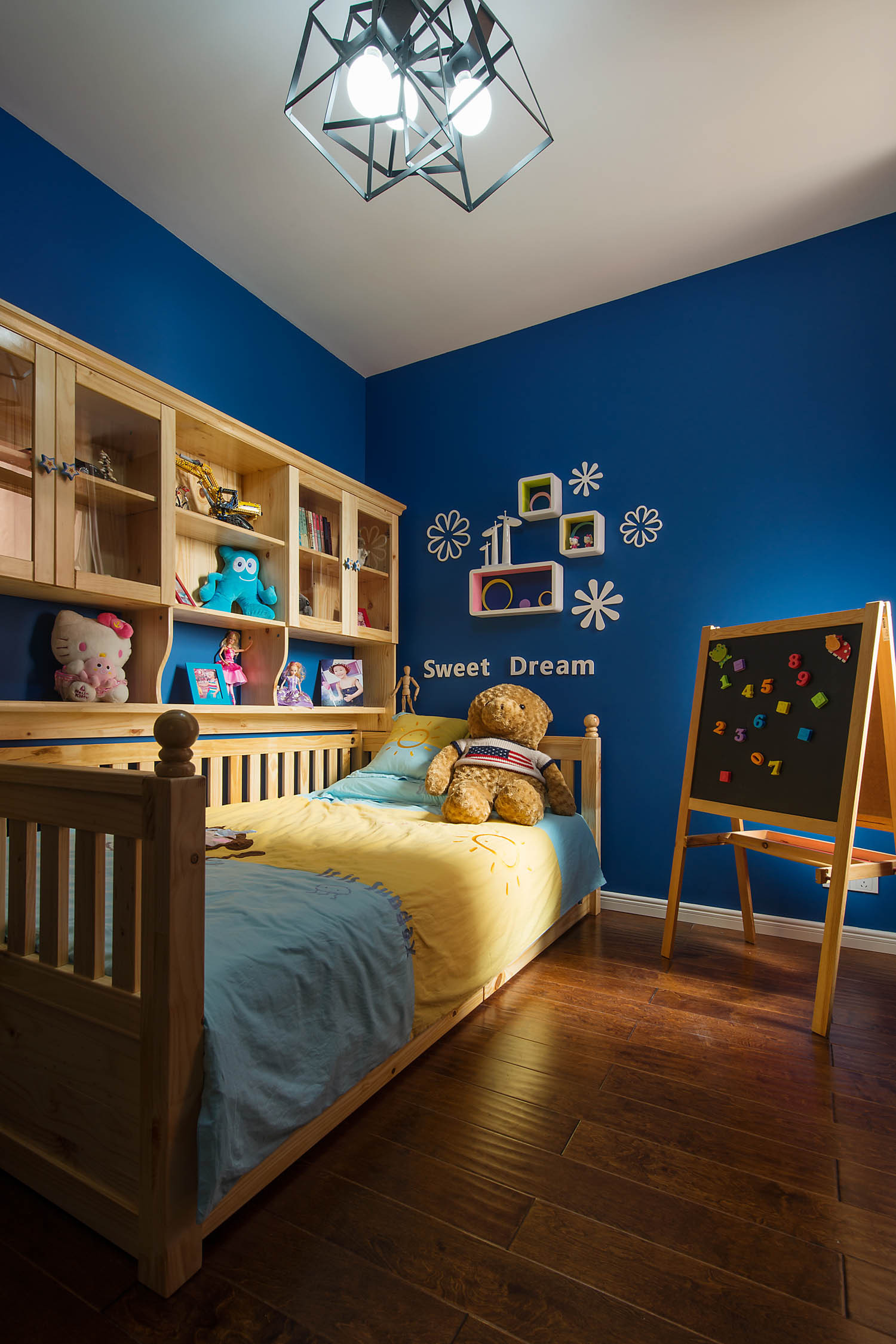 90平米装修,二居室装修,10-15万装修,儿童房,儿童床,背景墙,混搭风格,原木色,蓝色