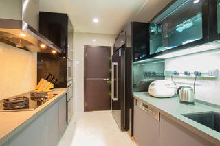 130平现代装修厨房搭配图