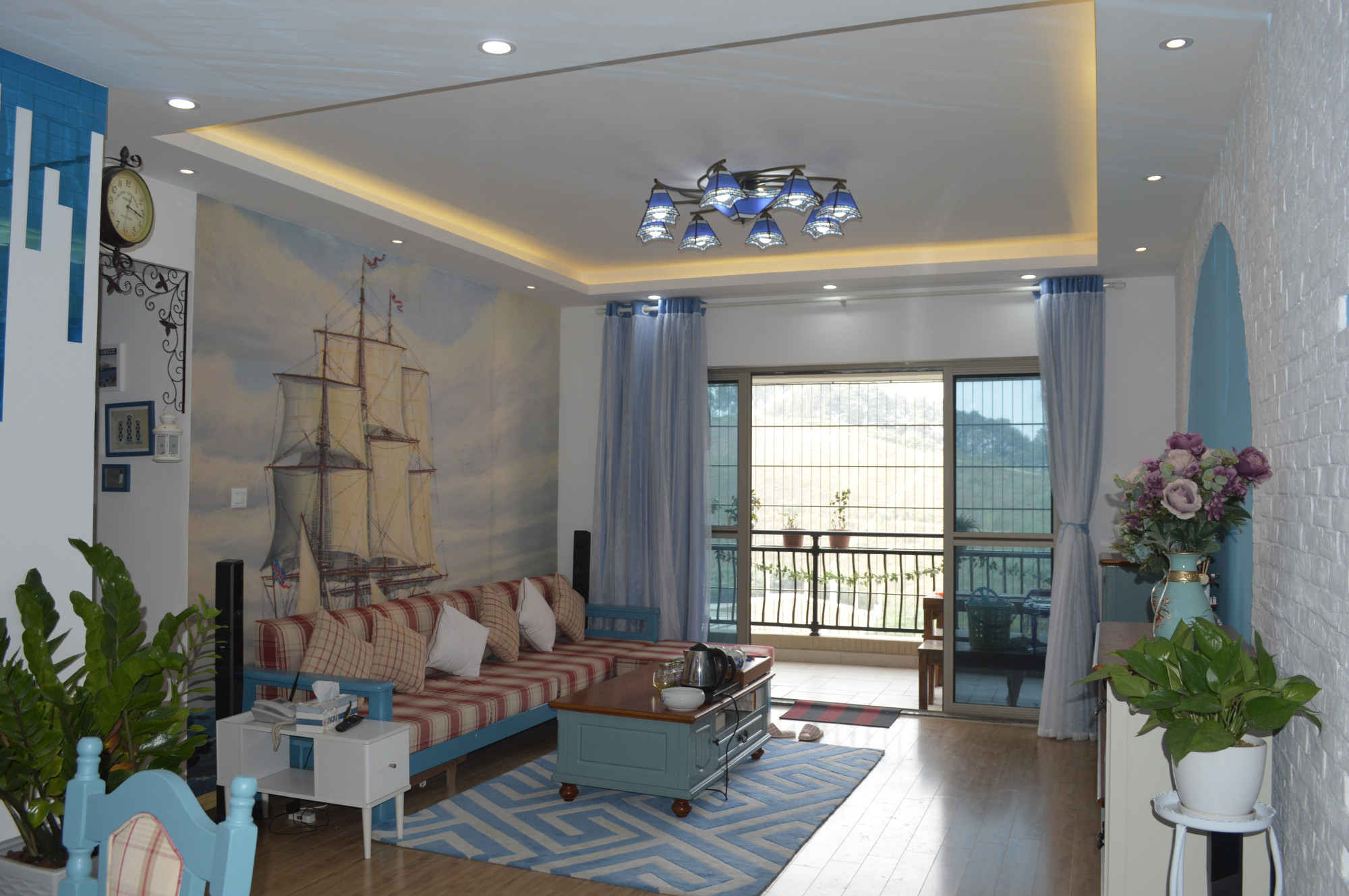 三居室地中海风格家客厅设计图