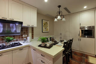 125平复式美式三居装修厨餐厅布局图