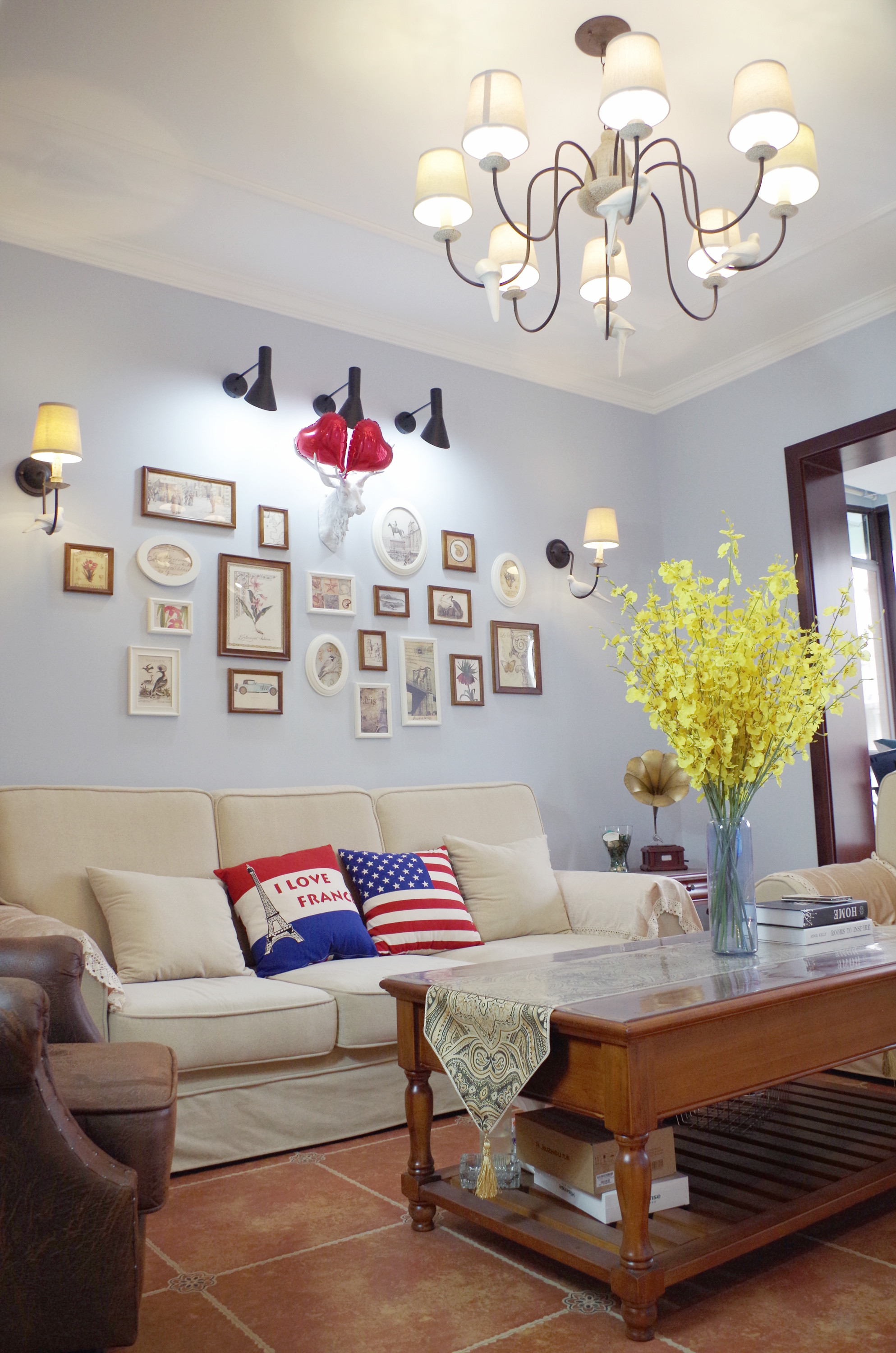 160平美式风格家沙发背景墙图片