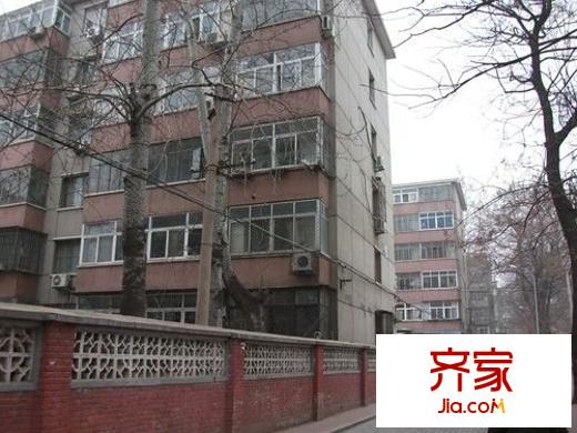 东关北里外景图