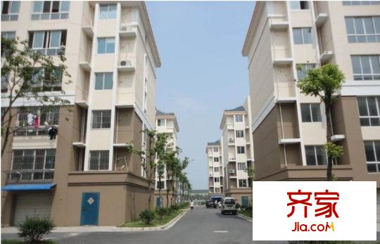 沪士小区外景图