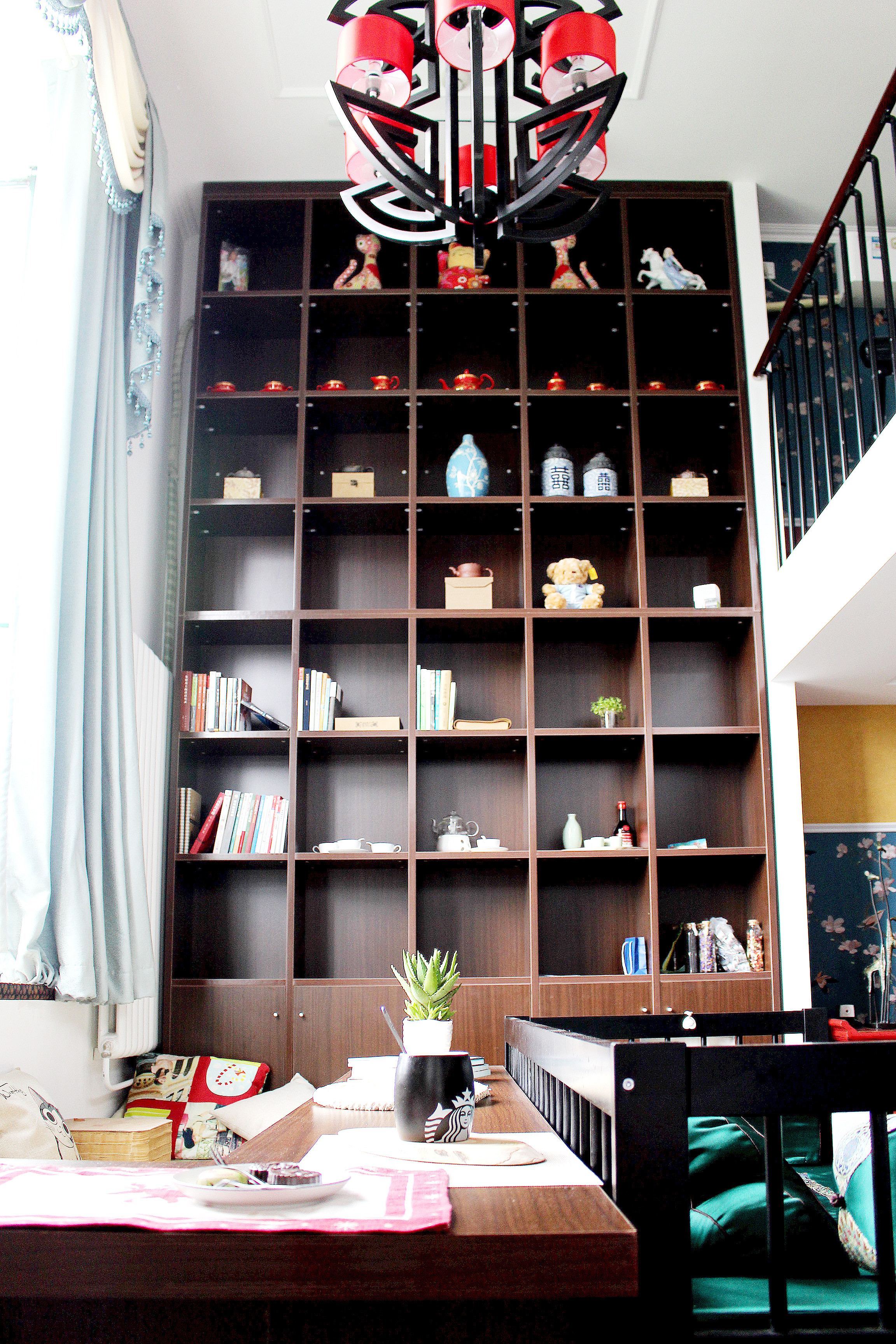 中式风格,复式装修,15-20万装修,100平米装修,客厅,书柜,原木色