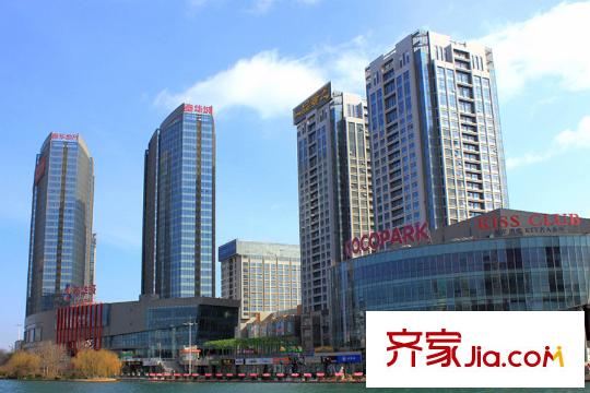 和平广场向东约300米泰华城