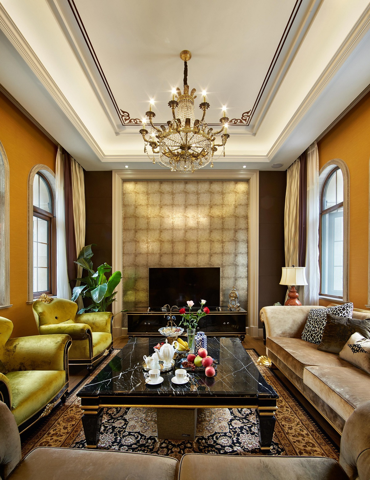 富裕型装修,140平米以上装修,四房以上装修,别墅装修,客厅,美式风格,新古典风格,沙发,电视背景墙,黄色