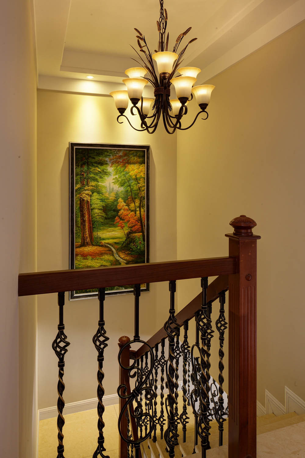 美式风格别墅楼梯间设计