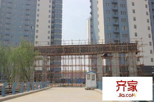 侯河铭品尚江南大门施工进度