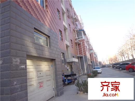 屹立小区外景图