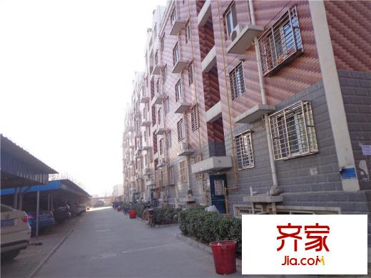 屹立小区外景图