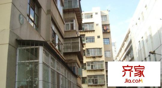 散热器厂宿舍外景图