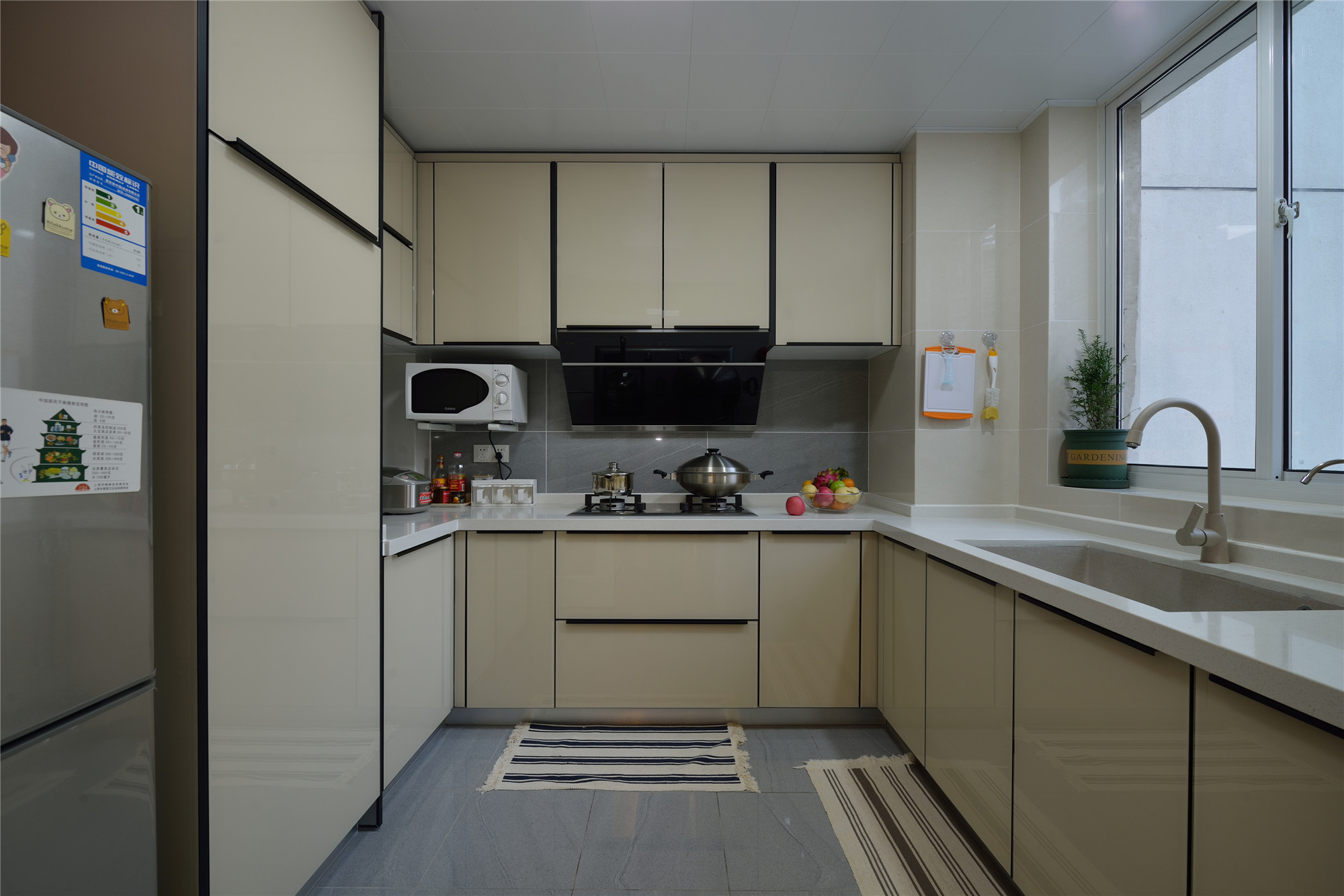 三居室现代简约家厨房构造图