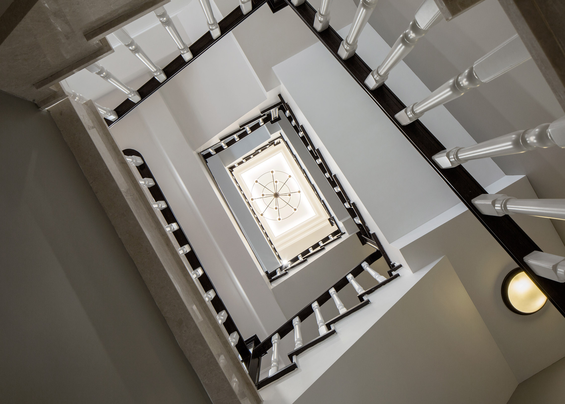 美式风格,别墅装修,140平米以上装修,20万以上装修,楼梯,黑白