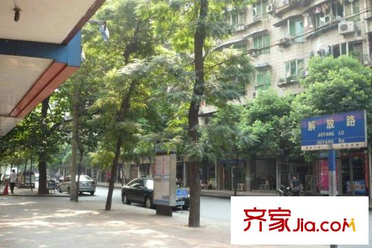 力帆翡翠郡周边商业街