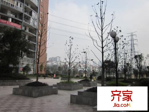 湖畔城市假日外景图