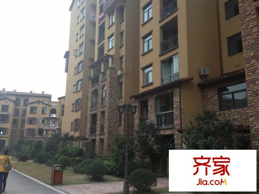 卓然翡翠城外景图