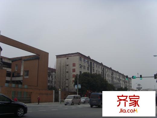 陆峰房产