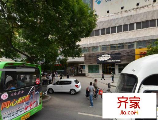 东岗西路人行兰州中心支行家属院外景图