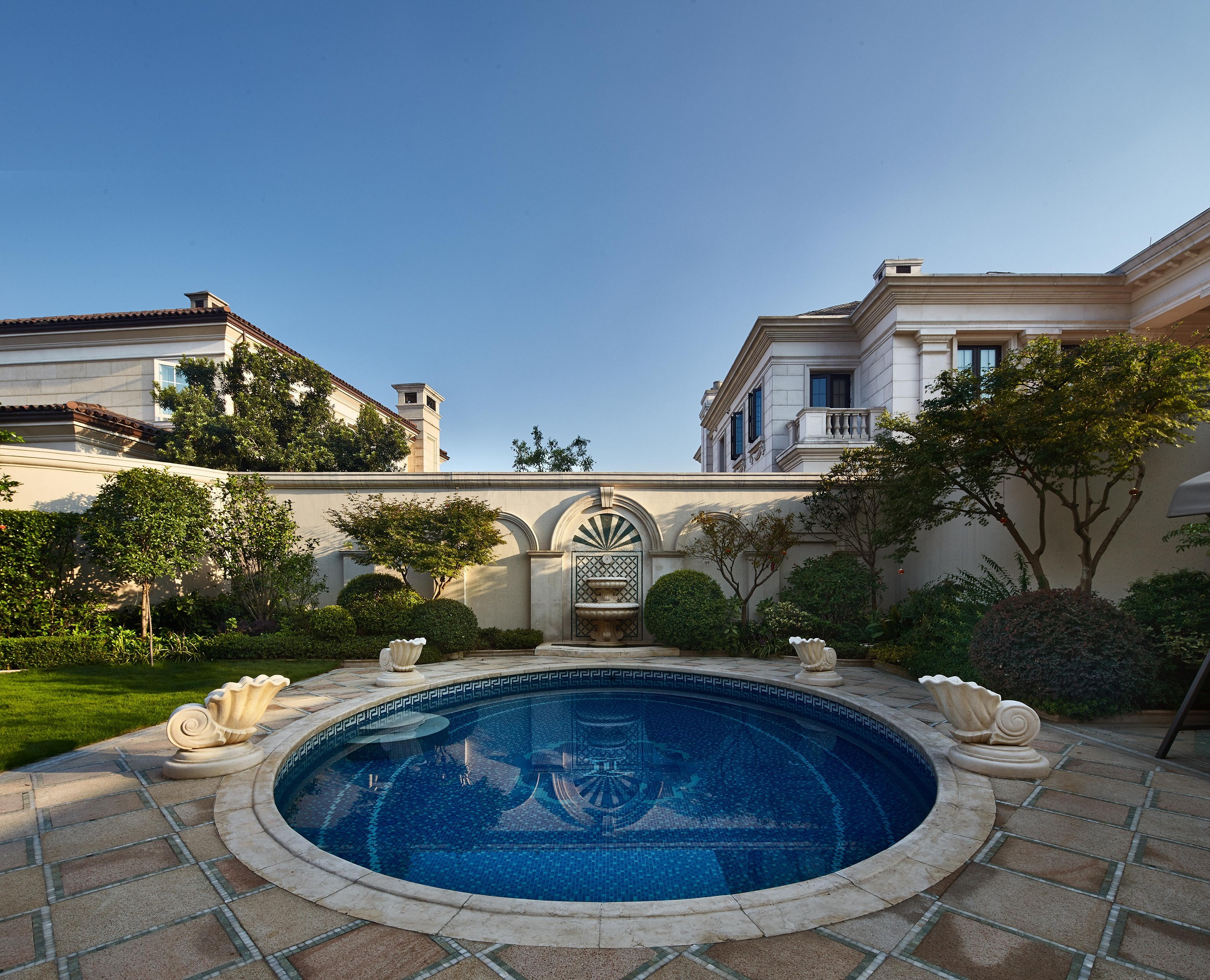 欧式风格,别墅装修,豪华型装修,140平米以上装修,泳池,庭院,蓝色