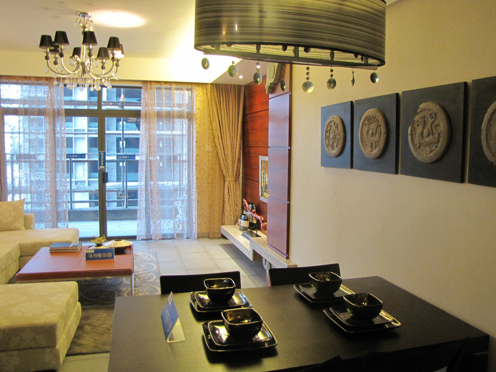 中式风格,5-10万装修,三居室装修,110平米装修,餐厅,餐桌,黑色