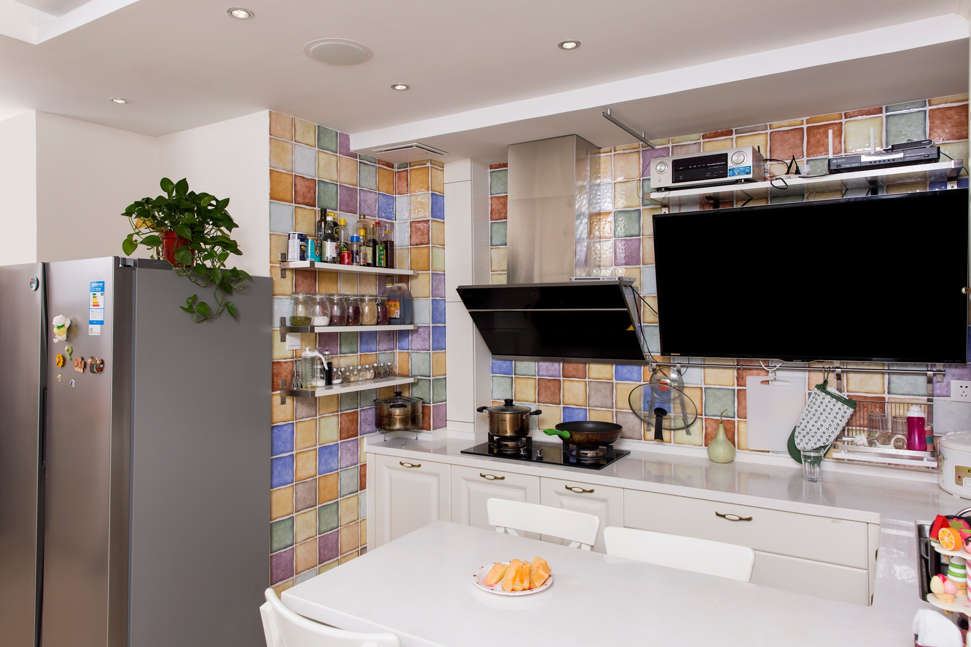 二居室现代美式家厨房墙面设计