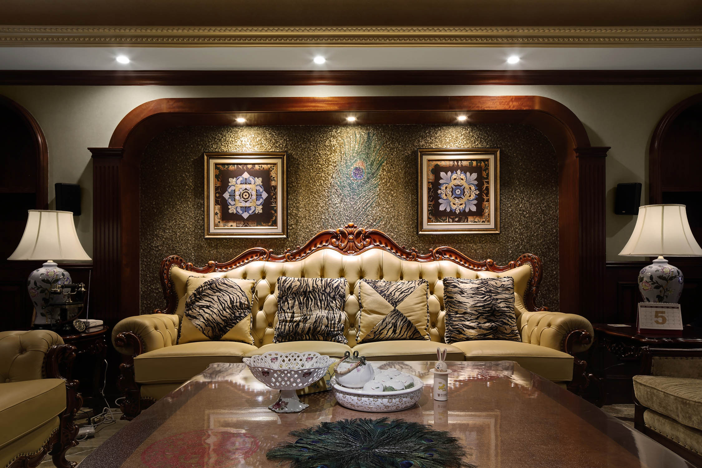 美式别墅装修设计沙发背景墙图片