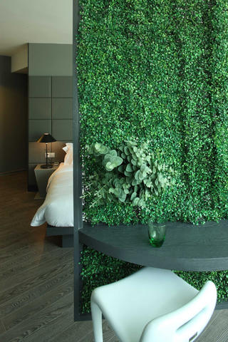 公寓式精品酒店装修植物墙设计