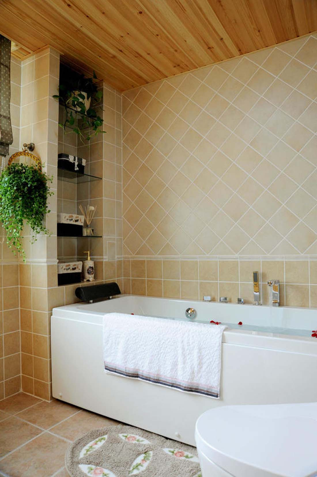 美式乡村三居室装修浴缸图片