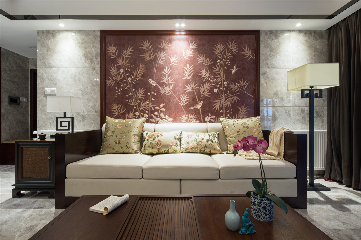 中式三居装修沙发背景墙图片